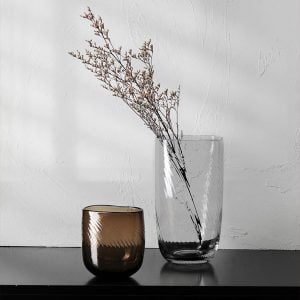 simple corrugated glass vase